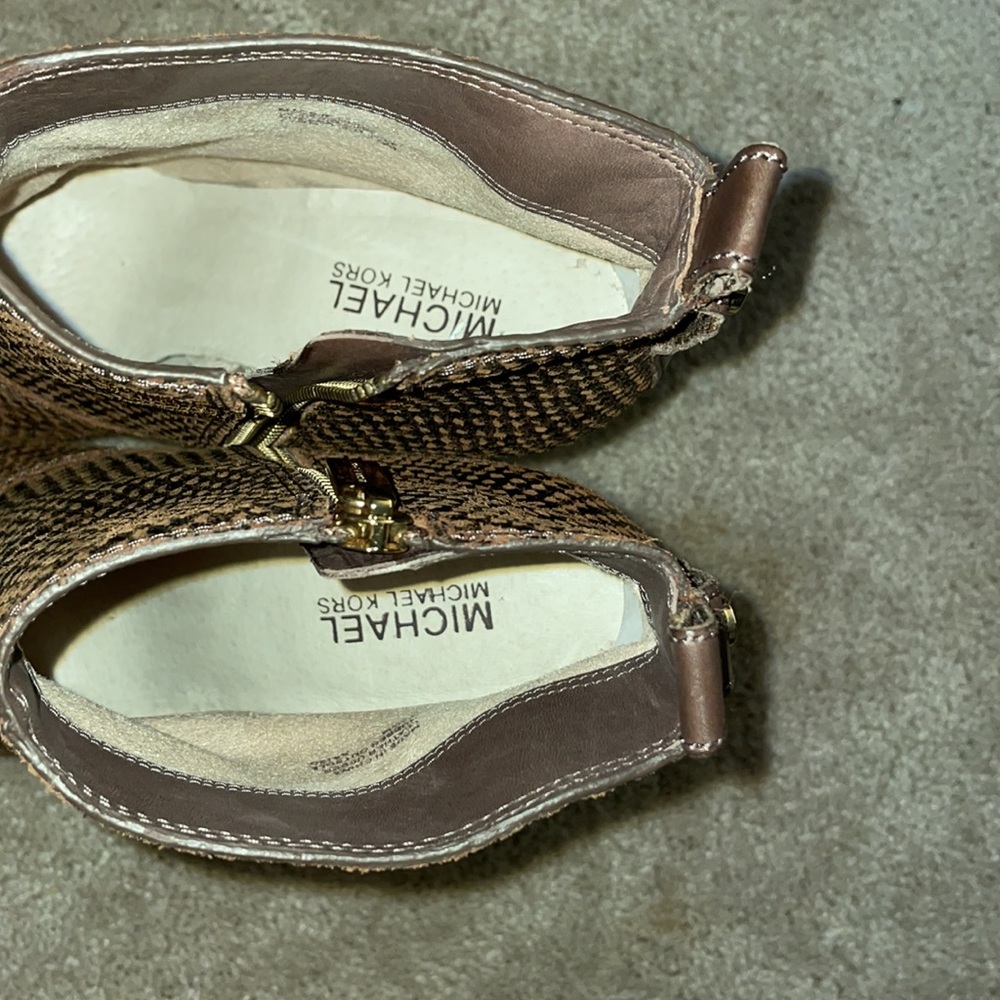 Absolute Gem! Wore Them Once. Mint Condition. - image 5